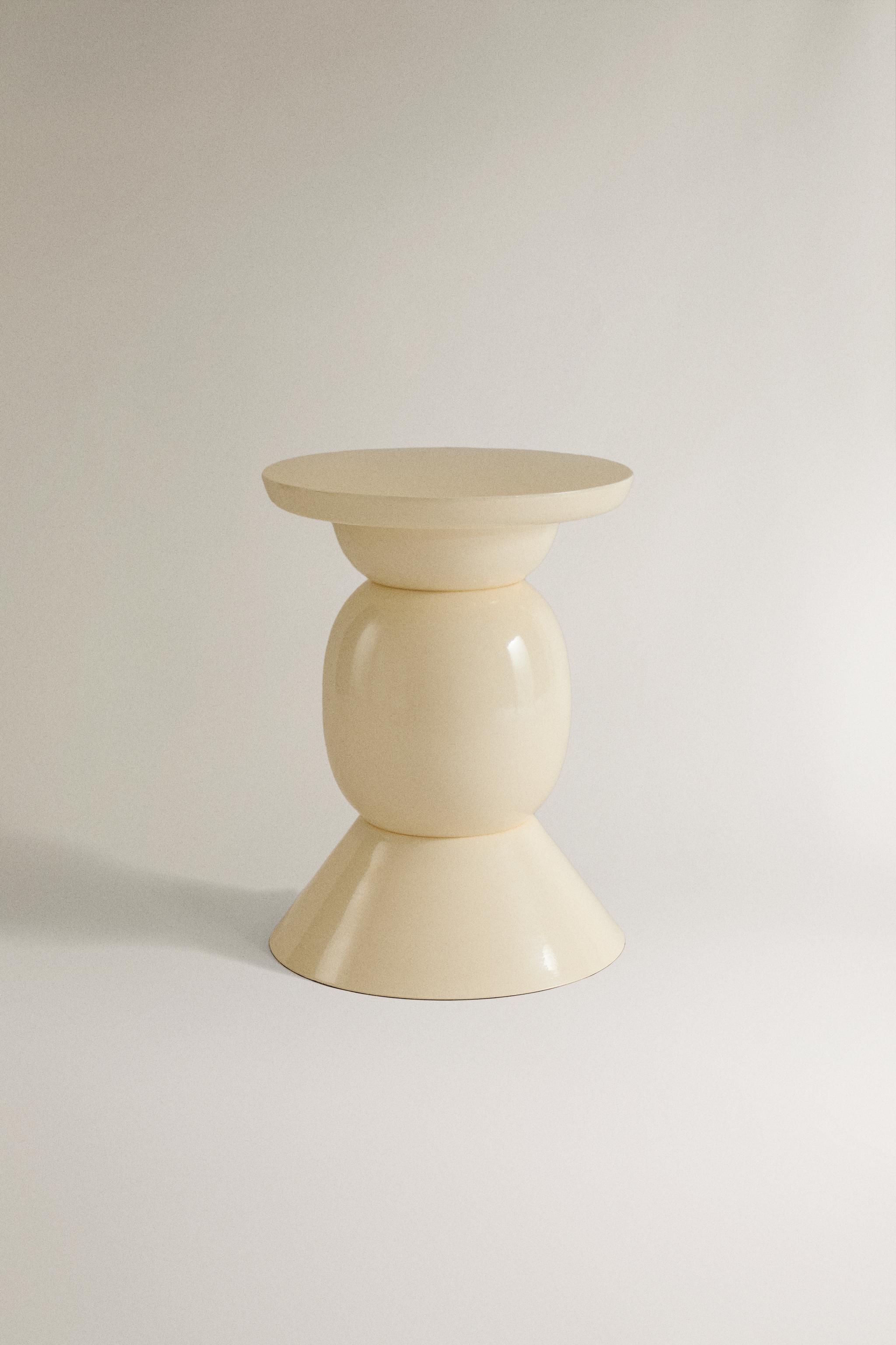 METAL SIDE TABLE